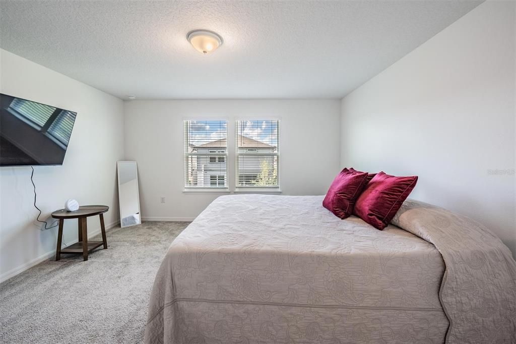 Active With Contract: $514,900 (5 beds, 3 baths, 2615 Square Feet)