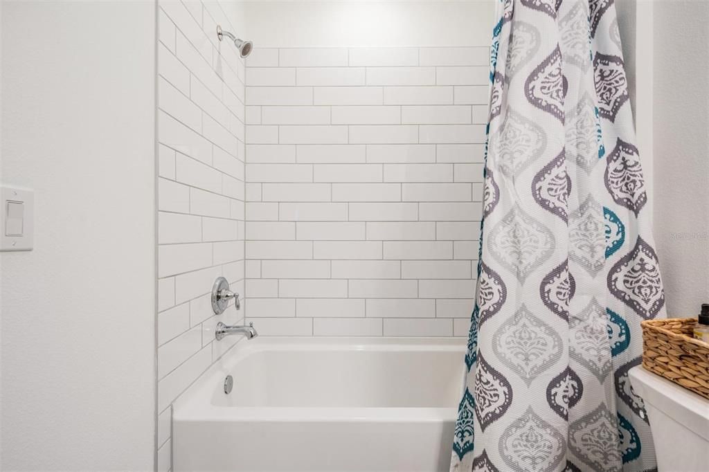 Active With Contract: $514,900 (5 beds, 3 baths, 2615 Square Feet)