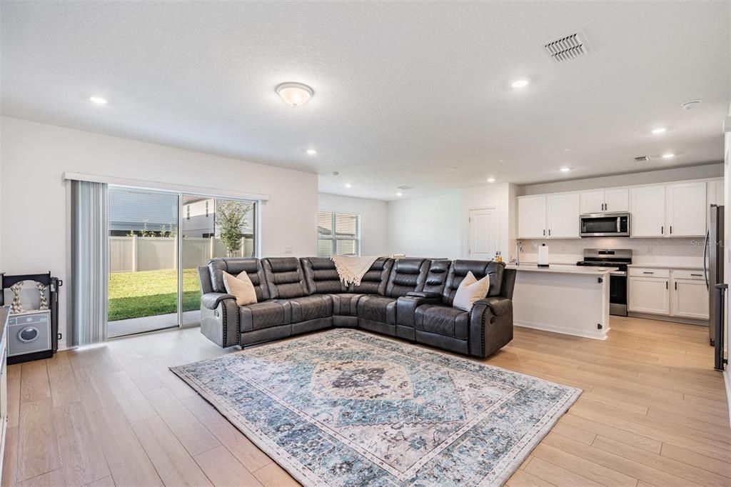 Active With Contract: $514,900 (5 beds, 3 baths, 2615 Square Feet)