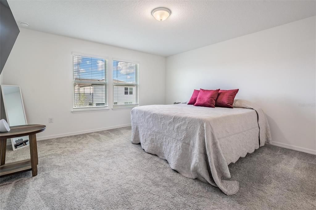 Active With Contract: $514,900 (5 beds, 3 baths, 2615 Square Feet)