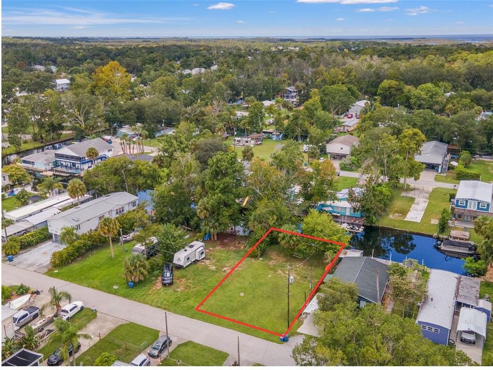 最近售出: $215,000 (0.12 acres)