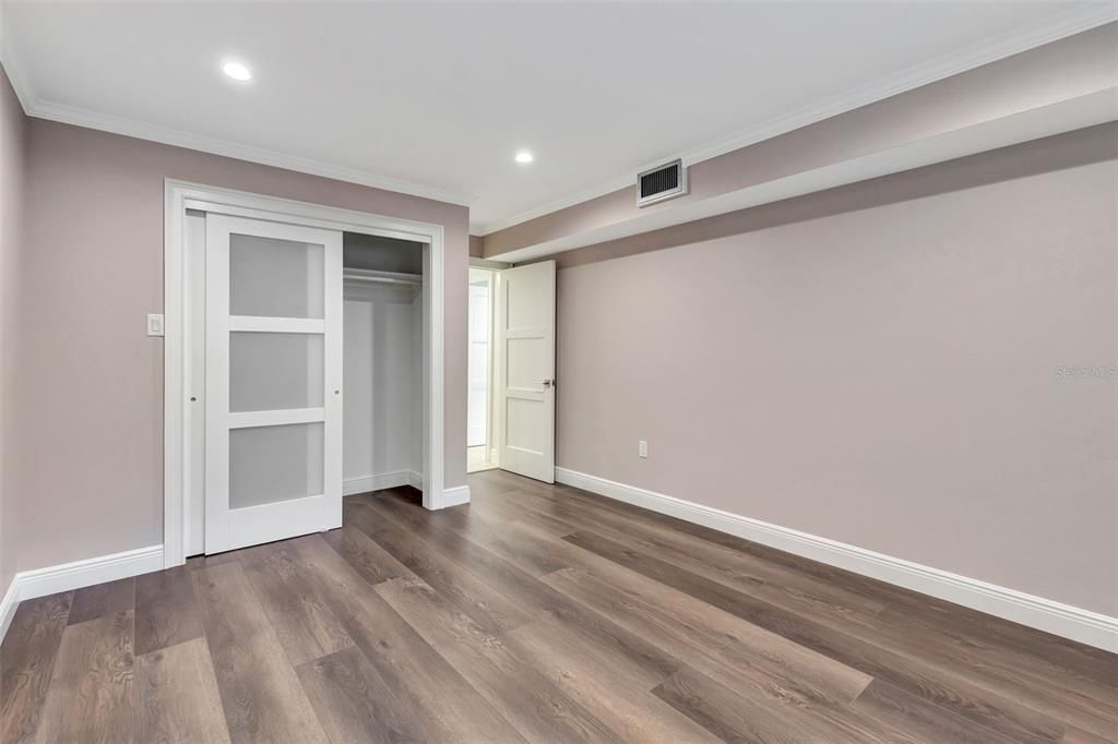 合同活跃: $875,000 (4 贝兹, 4 浴室, 2862 平方英尺)