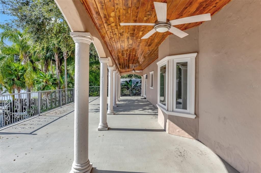 合同活跃: $875,000 (4 贝兹, 4 浴室, 2862 平方英尺)