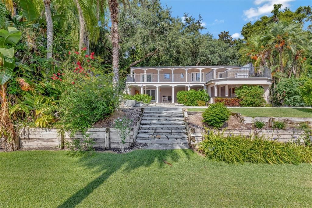 合同活跃: $875,000 (4 贝兹, 4 浴室, 2862 平方英尺)