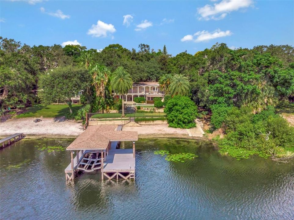 合同活跃: $875,000 (4 贝兹, 4 浴室, 2862 平方英尺)