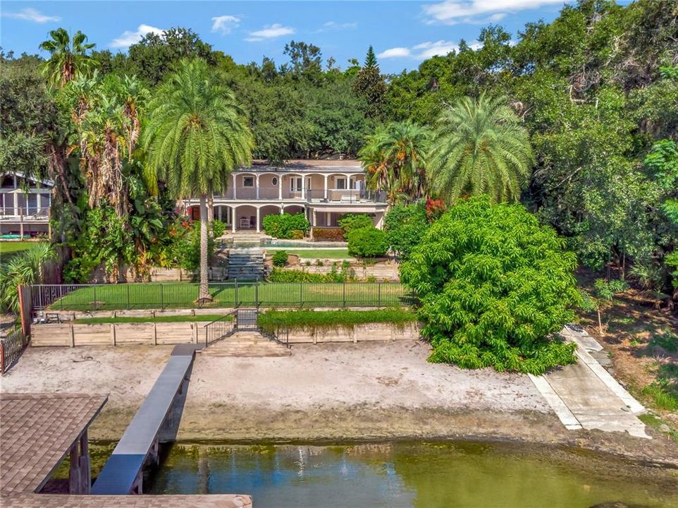 合同活跃: $875,000 (4 贝兹, 4 浴室, 2862 平方英尺)