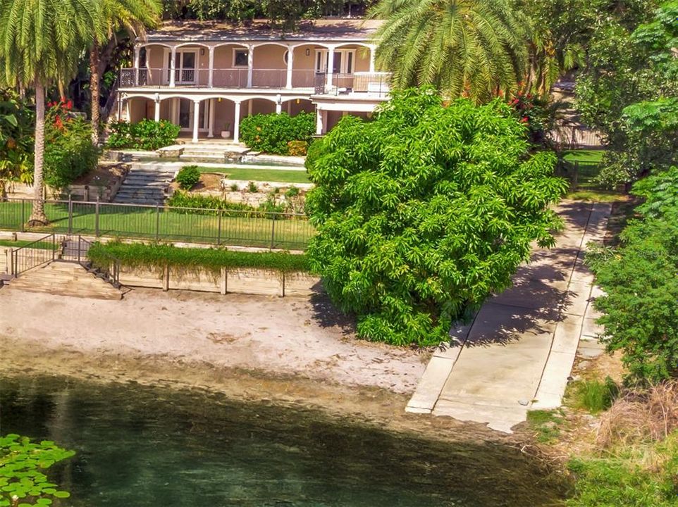 合同活跃: $875,000 (4 贝兹, 4 浴室, 2862 平方英尺)