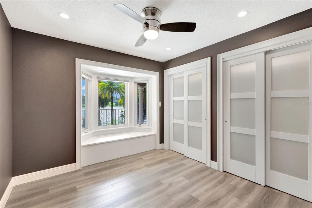 合同活跃: $875,000 (4 贝兹, 4 浴室, 2862 平方英尺)