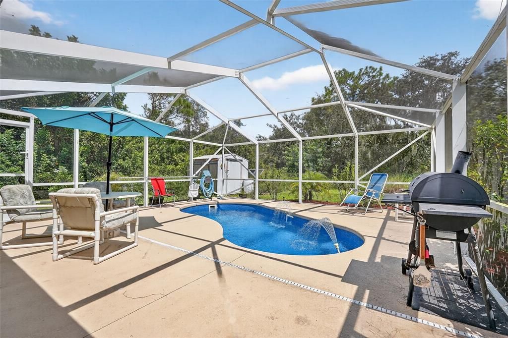 合同活跃: $284,000 (3 贝兹, 2 浴室, 1172 平方英尺)