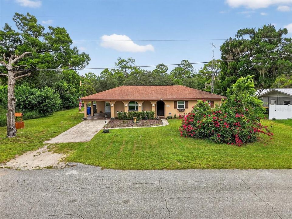 合同活跃: $284,000 (3 贝兹, 2 浴室, 1172 平方英尺)