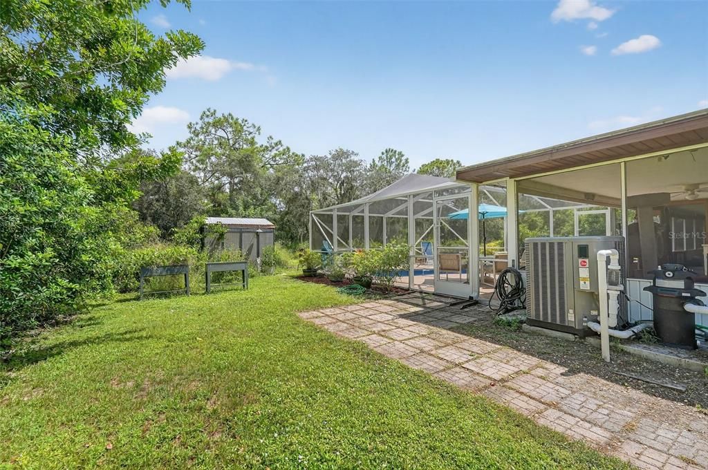 合同活跃: $284,000 (3 贝兹, 2 浴室, 1172 平方英尺)