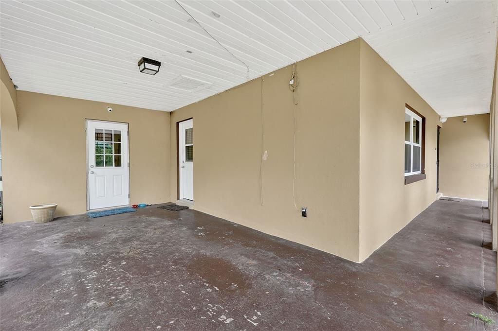 合同活跃: $284,000 (3 贝兹, 2 浴室, 1172 平方英尺)