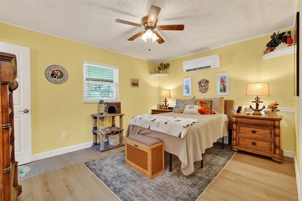 合同活跃: $284,000 (3 贝兹, 2 浴室, 1172 平方英尺)