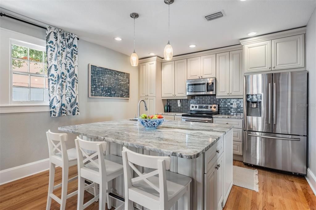 Active With Contract: $875,000 (3 beds, 2 baths, 1562 Square Feet)