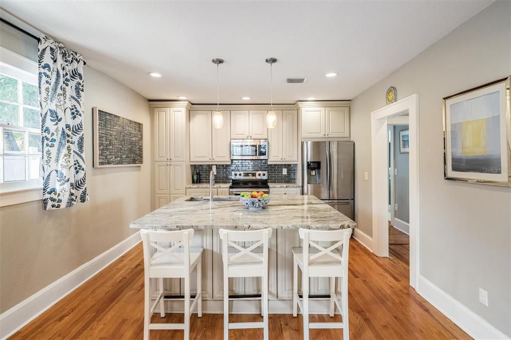 Active With Contract: $875,000 (3 beds, 2 baths, 1562 Square Feet)