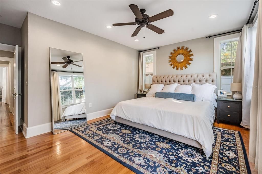 Active With Contract: $875,000 (3 beds, 2 baths, 1562 Square Feet)