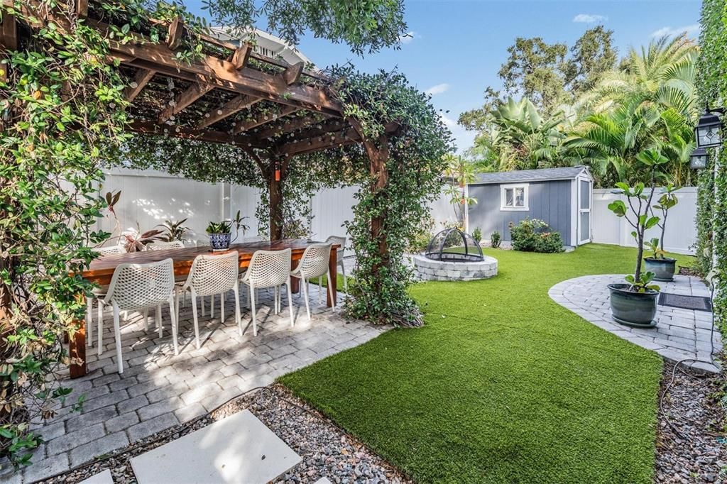 Active With Contract: $875,000 (3 beds, 2 baths, 1562 Square Feet)