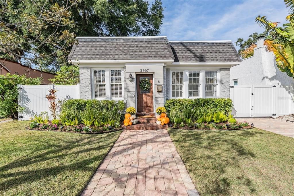 Active With Contract: $875,000 (3 beds, 2 baths, 1562 Square Feet)