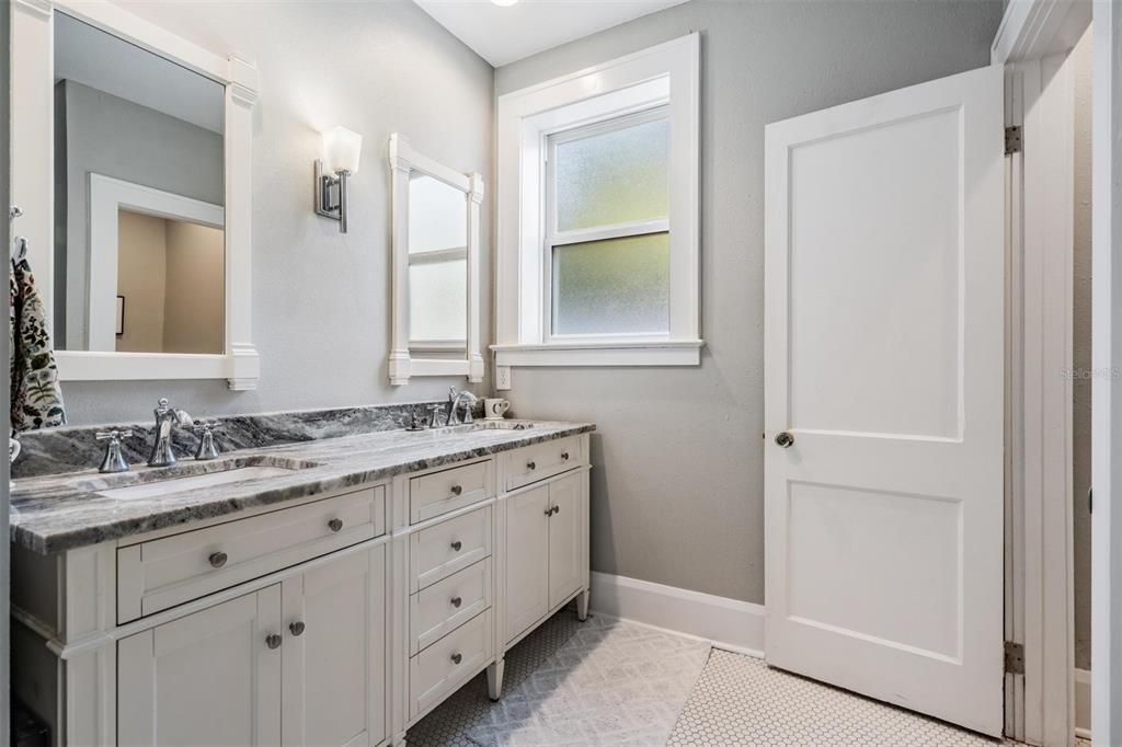 Active With Contract: $875,000 (3 beds, 2 baths, 1562 Square Feet)