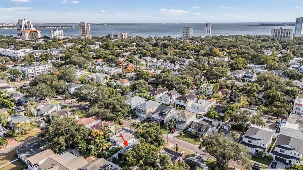 Active With Contract: $875,000 (3 beds, 2 baths, 1562 Square Feet)