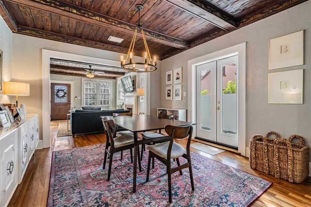 Active With Contract: $875,000 (3 beds, 2 baths, 1562 Square Feet)