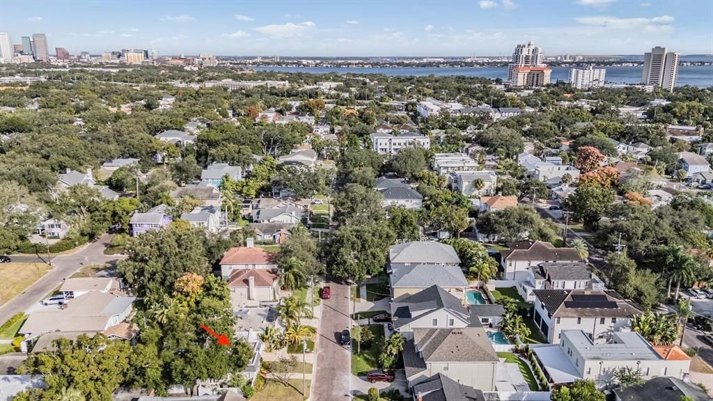 Active With Contract: $875,000 (3 beds, 2 baths, 1562 Square Feet)