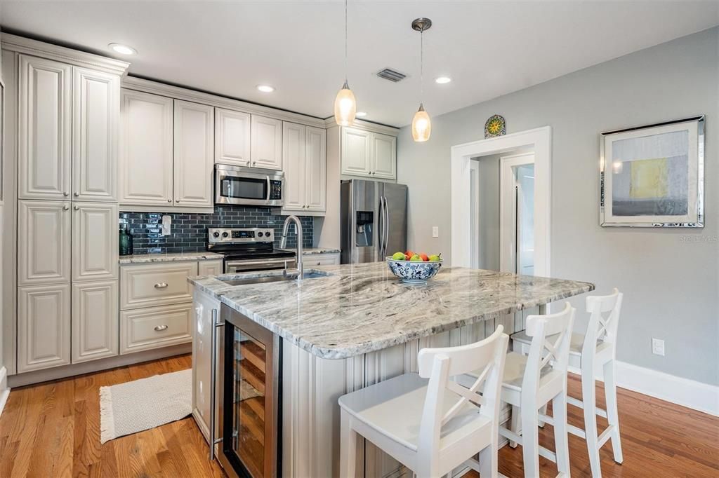 Active With Contract: $875,000 (3 beds, 2 baths, 1562 Square Feet)