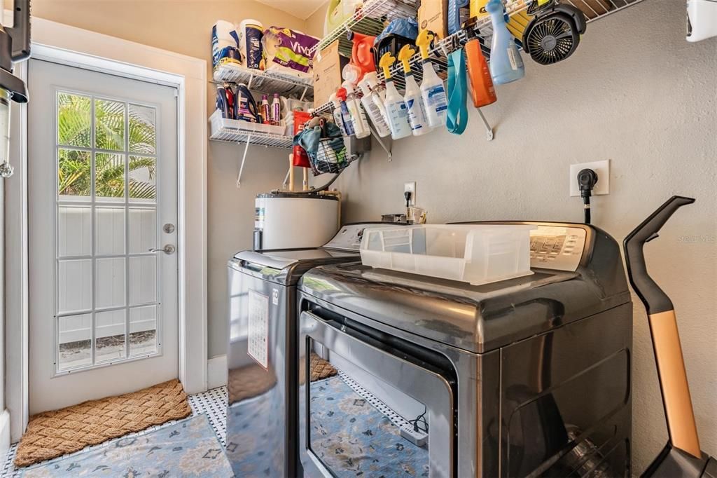 Active With Contract: $875,000 (3 beds, 2 baths, 1562 Square Feet)