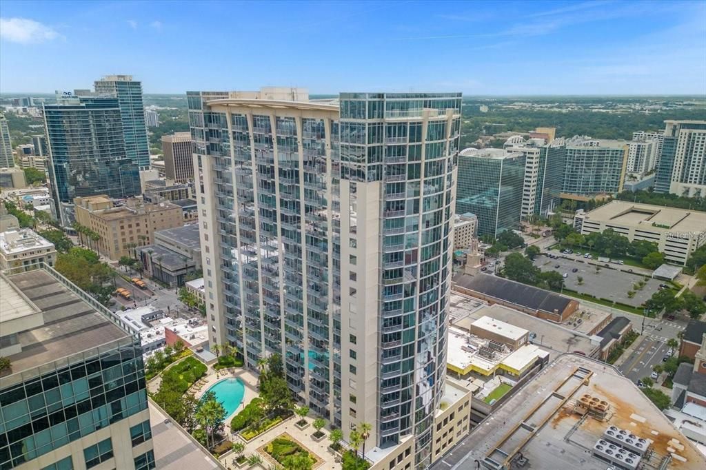 For Sale: $229,900 (1 beds, 1 baths, 728 Square Feet)