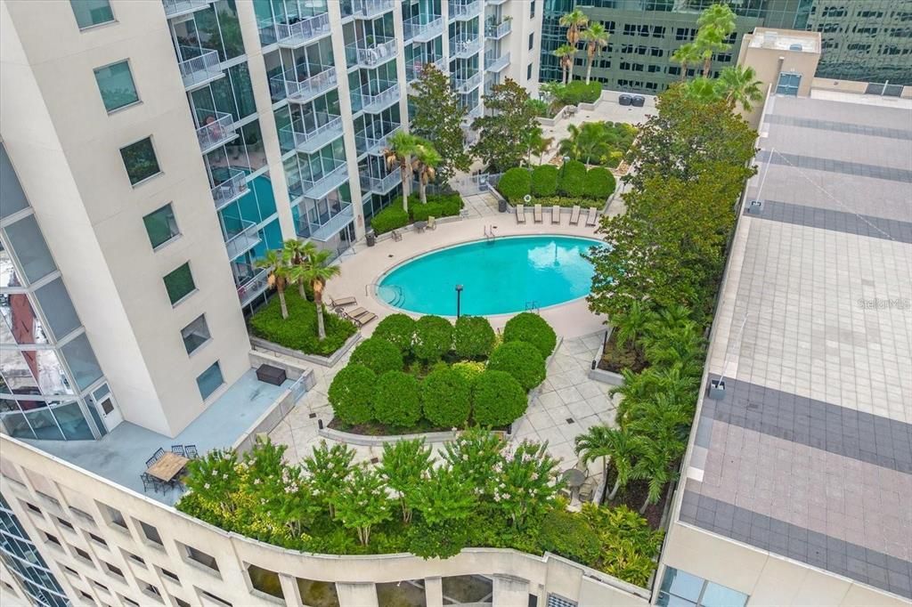 For Sale: $229,900 (1 beds, 1 baths, 728 Square Feet)