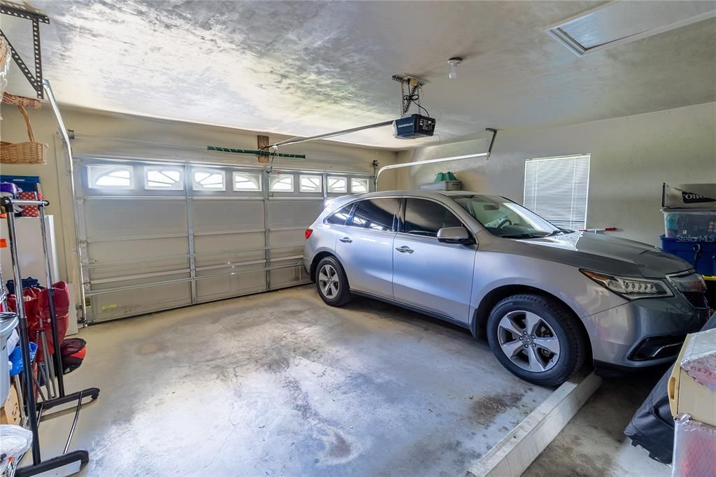 Activo con contrato: $299,900 (3 camas, 2 baños, 1573 Pies cuadrados)