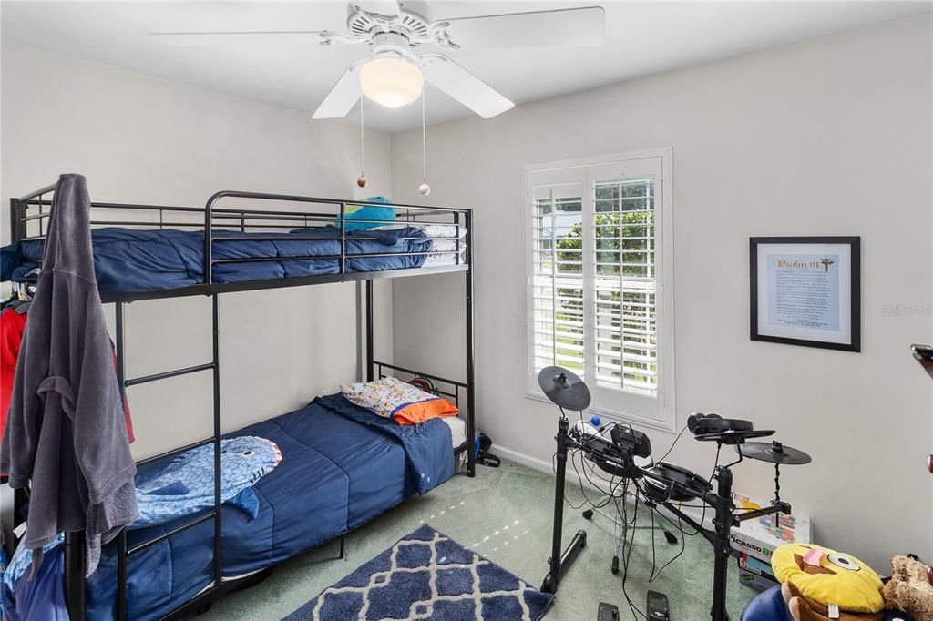 Activo con contrato: $299,900 (3 camas, 2 baños, 1573 Pies cuadrados)