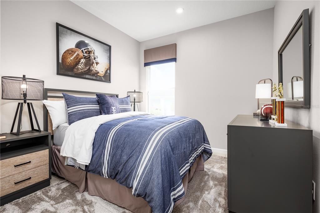 合同活跃: $387,400 (3 贝兹, 2 浴室, 1549 平方英尺)