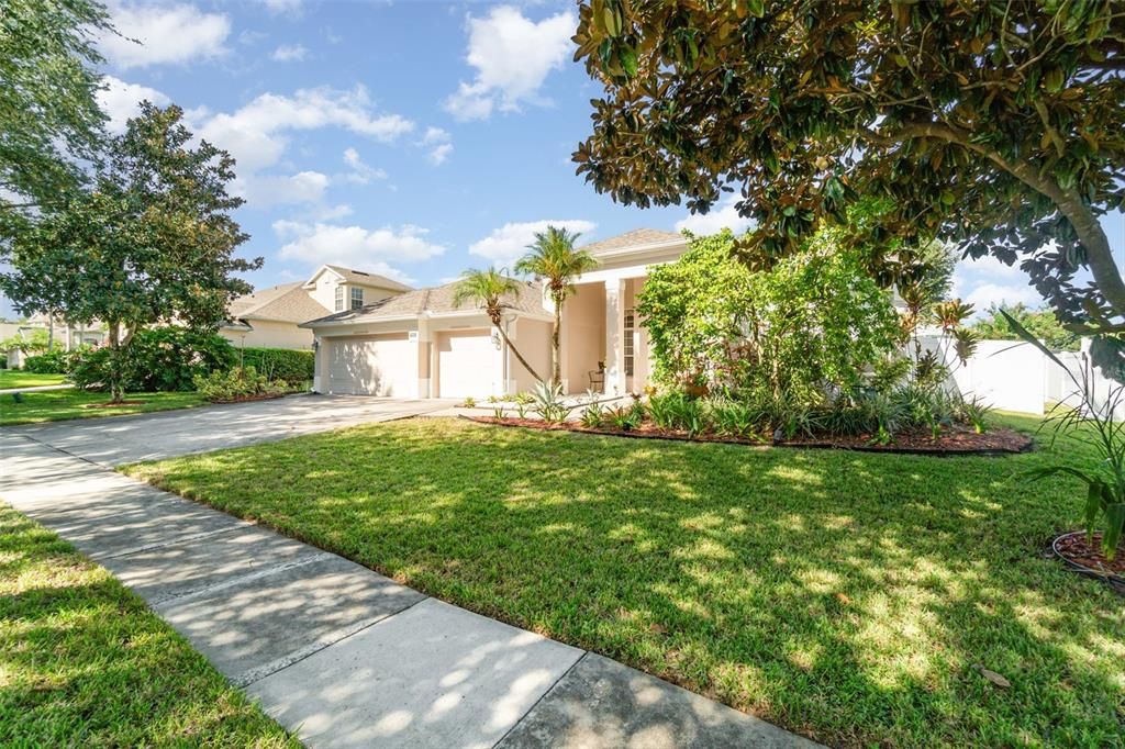 For Sale: $905,000 (5 beds, 4 baths, 3640 Square Feet)