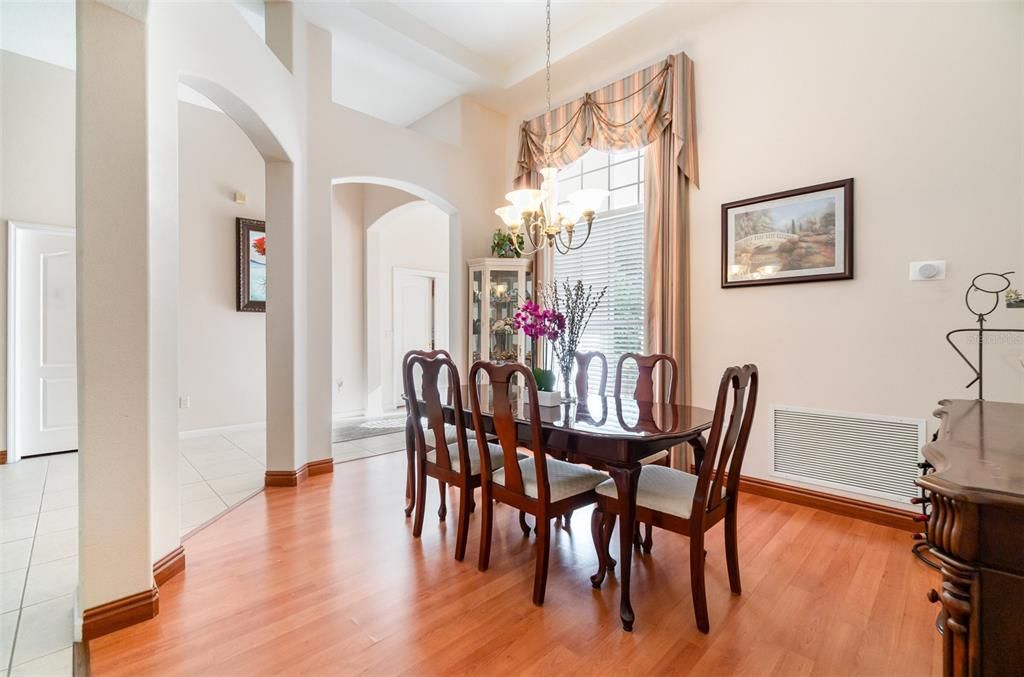 For Sale: $905,000 (5 beds, 4 baths, 3640 Square Feet)