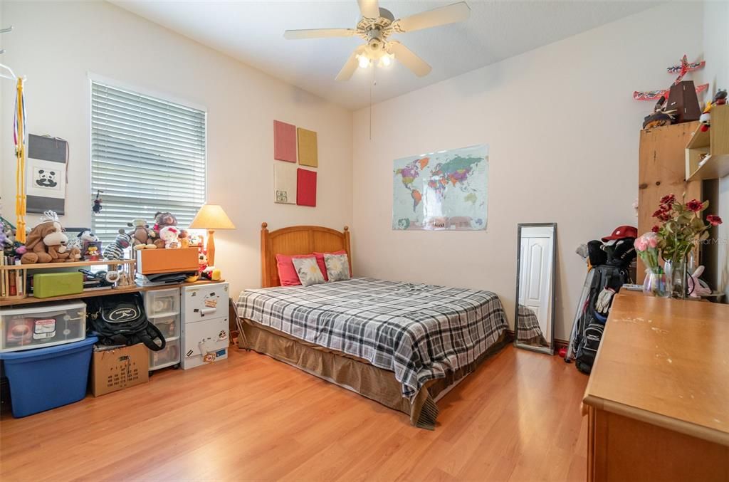 For Sale: $905,000 (5 beds, 4 baths, 3640 Square Feet)