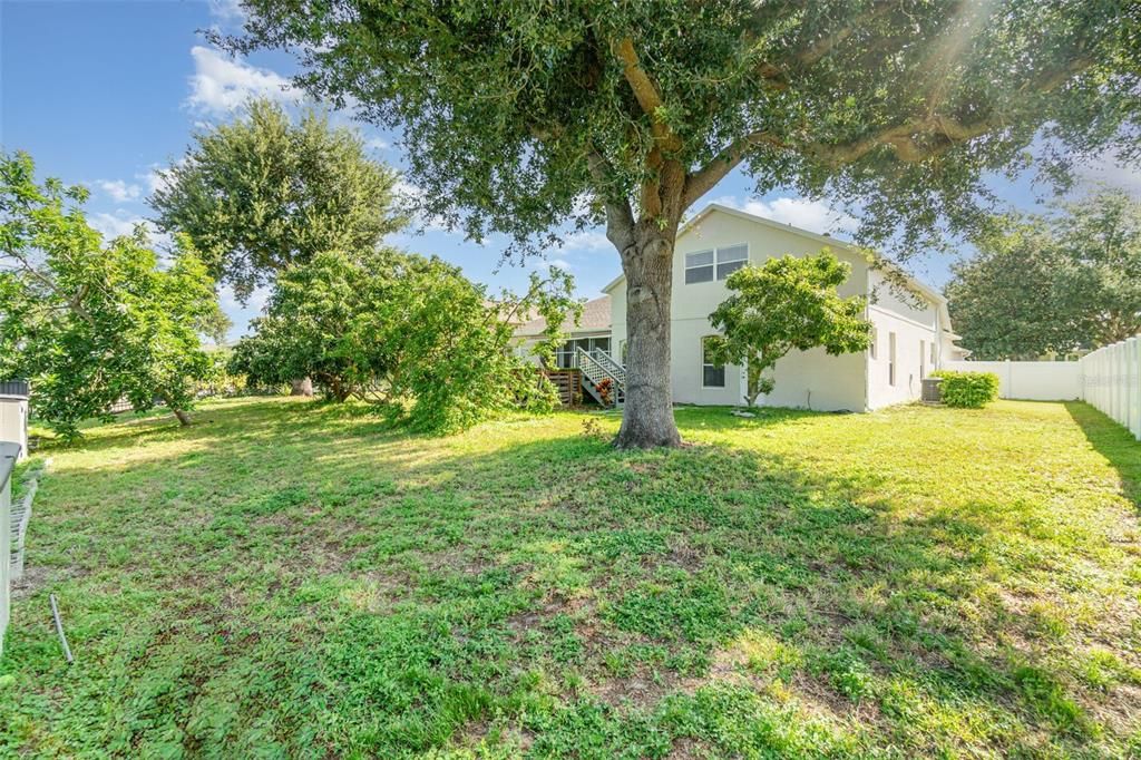 For Sale: $905,000 (5 beds, 4 baths, 3640 Square Feet)