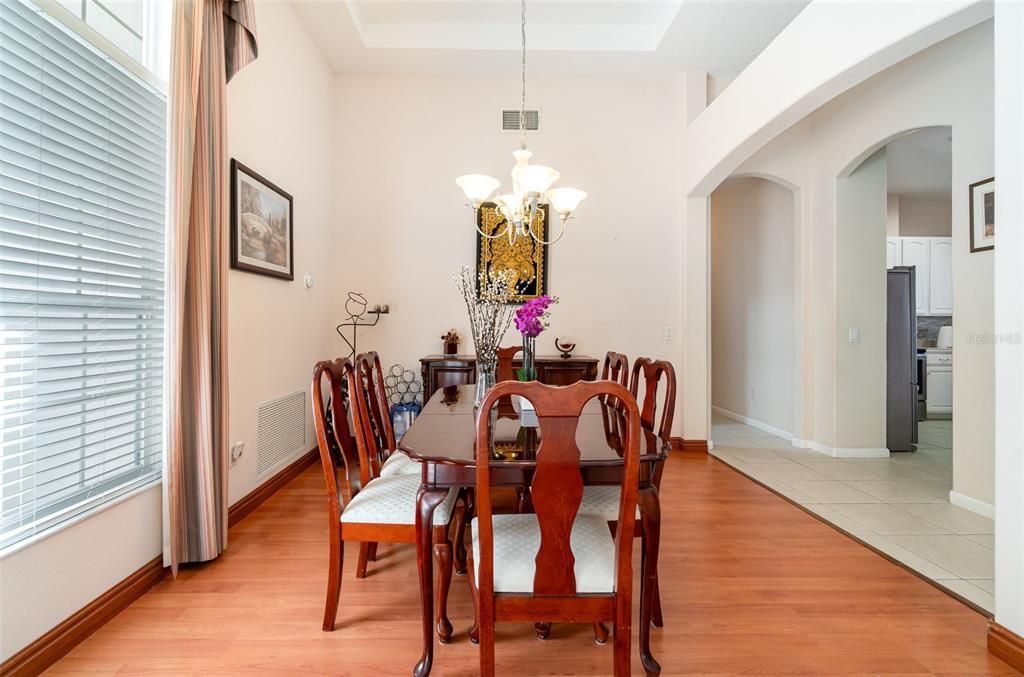 For Sale: $905,000 (5 beds, 4 baths, 3640 Square Feet)