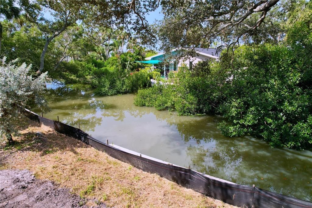 待售: $650,000 (0.46 acres)