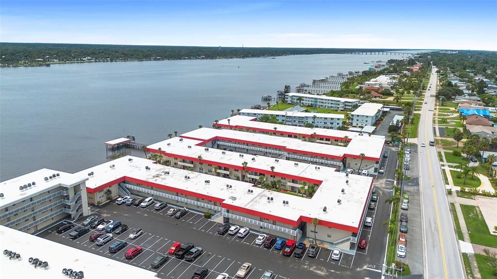 На продажу: $148,900 (2 спален, 1 ванн, 965 Квадратных фут)