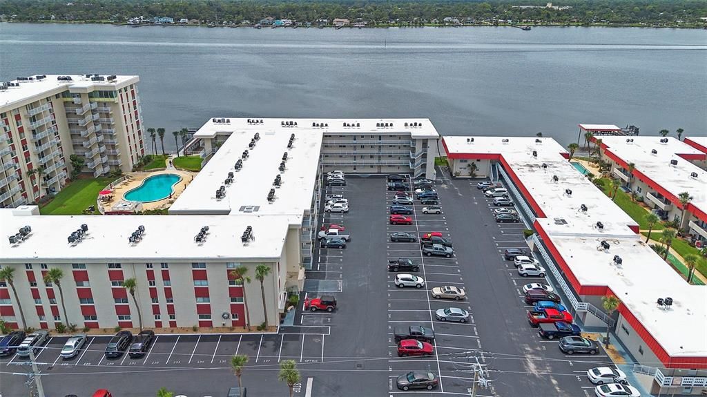 На продажу: $148,900 (2 спален, 1 ванн, 965 Квадратных фут)