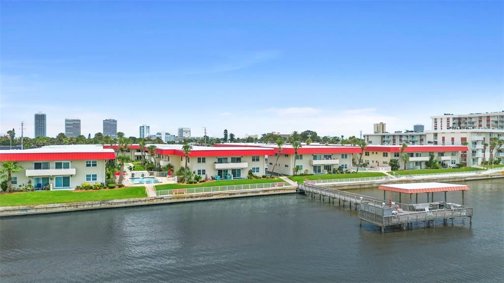 На продажу: $148,900 (2 спален, 1 ванн, 965 Квадратных фут)