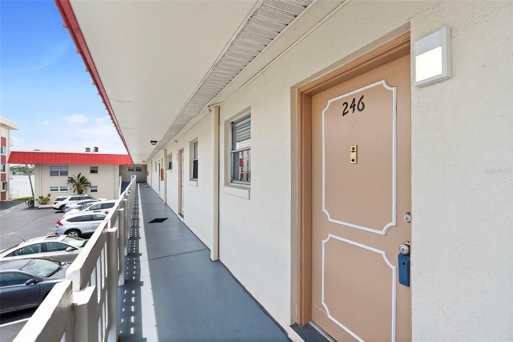 На продажу: $148,900 (2 спален, 1 ванн, 965 Квадратных фут)