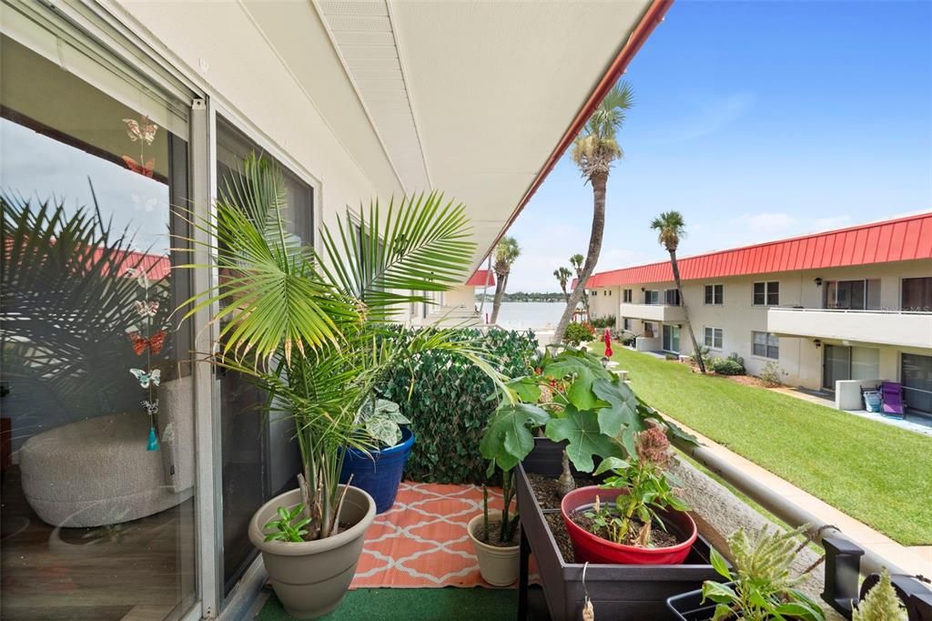 На продажу: $148,900 (2 спален, 1 ванн, 965 Квадратных фут)