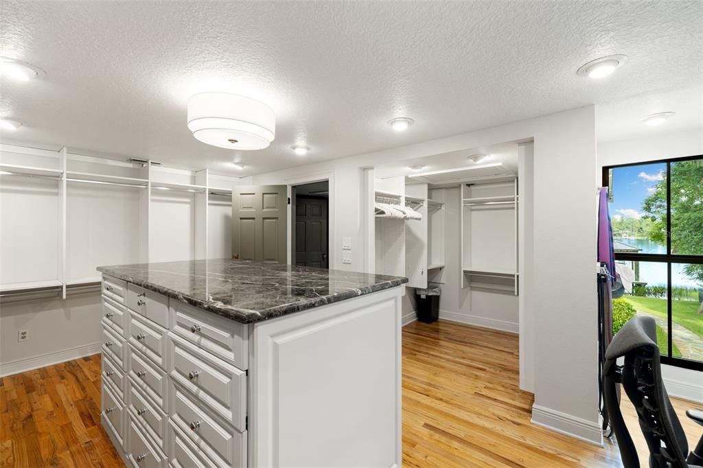 For Sale: $2,700,000 (4 beds, 4 baths, 4637 Square Feet)