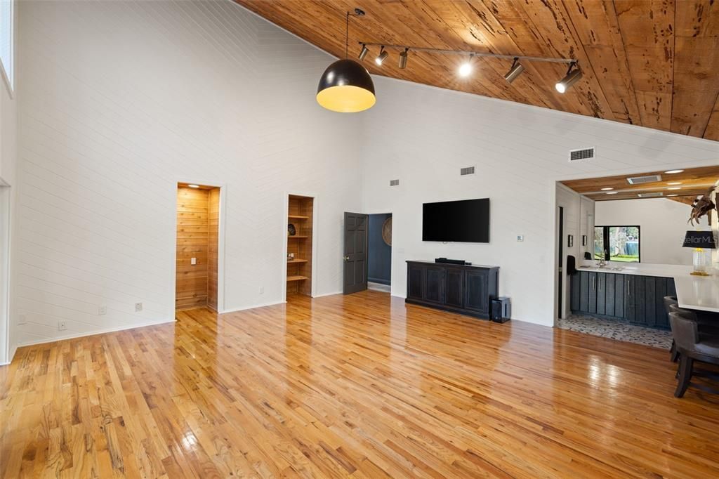 For Sale: $2,700,000 (4 beds, 4 baths, 4637 Square Feet)