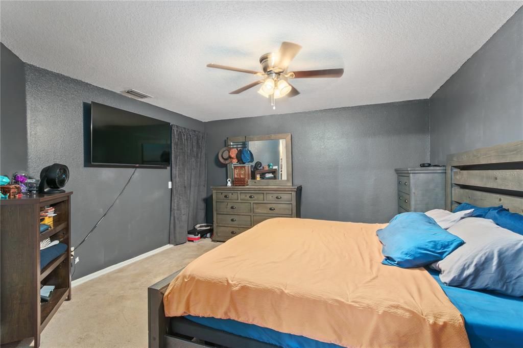 Active With Contract: $249,000 (3 beds, 2 baths, 1695 Square Feet)