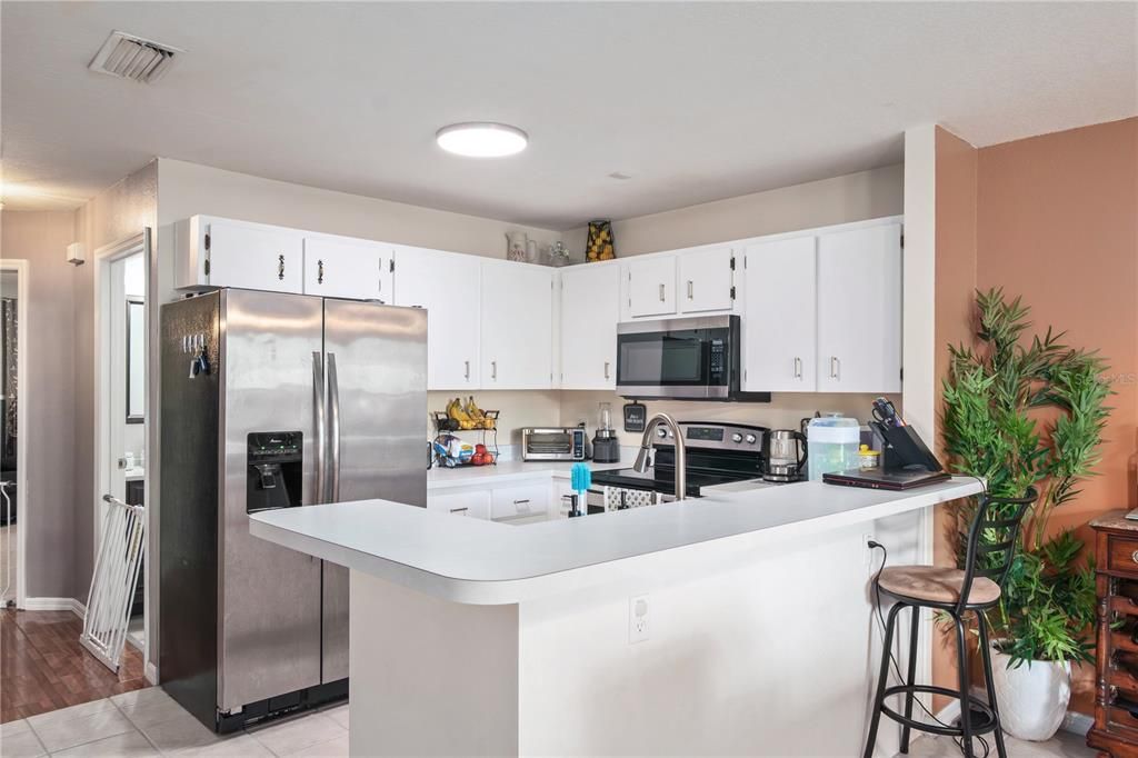 Active With Contract: $249,000 (3 beds, 2 baths, 1695 Square Feet)