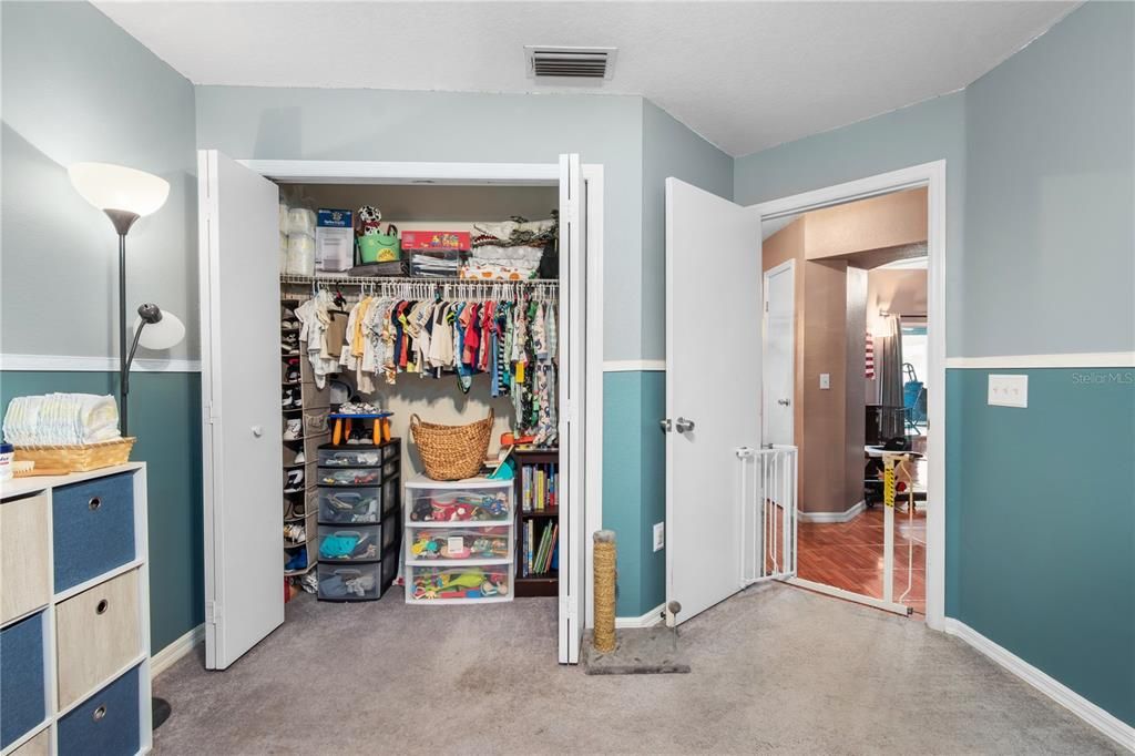 Active With Contract: $249,000 (3 beds, 2 baths, 1695 Square Feet)