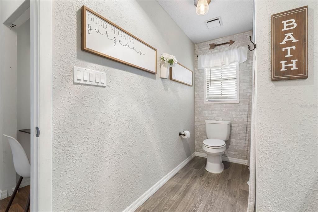 Activo con contrato: $195,000 (3 camas, 3 baños, 1990 Pies cuadrados)